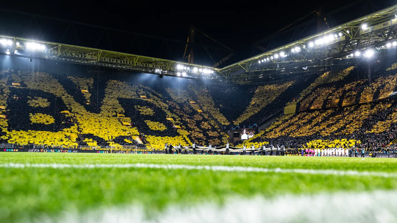 Borussia Dortmund - Paris Saint-Germain Sports soccer CHAMPIONS LEAGUE Fan STADIUM 