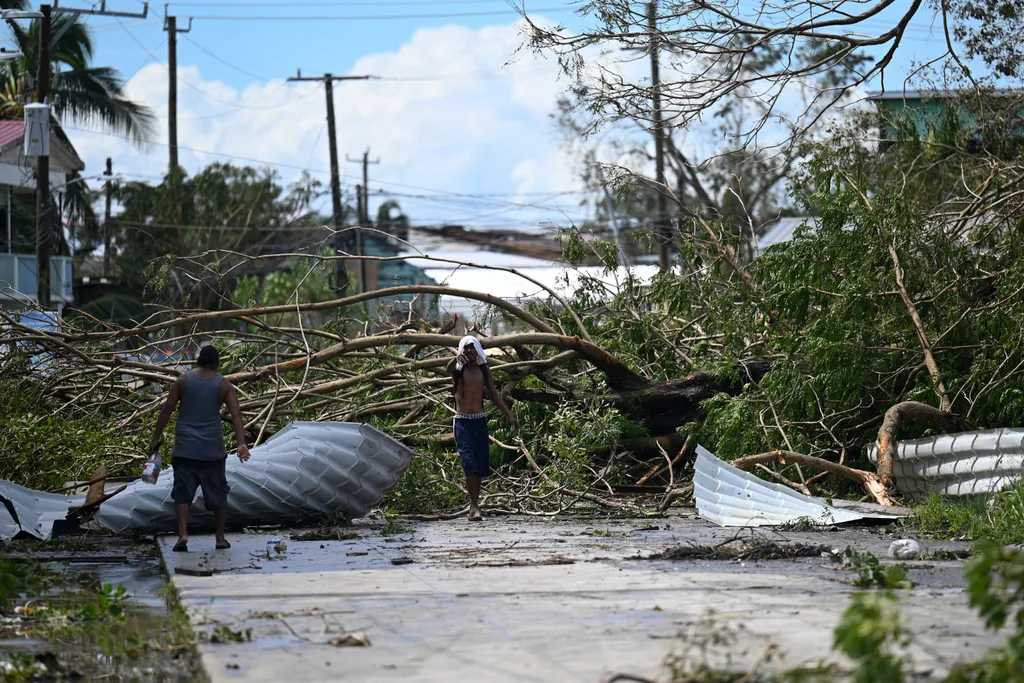 Lisa hurrikán, Belize, pusztítás, rombolás, Közép-Amerika 