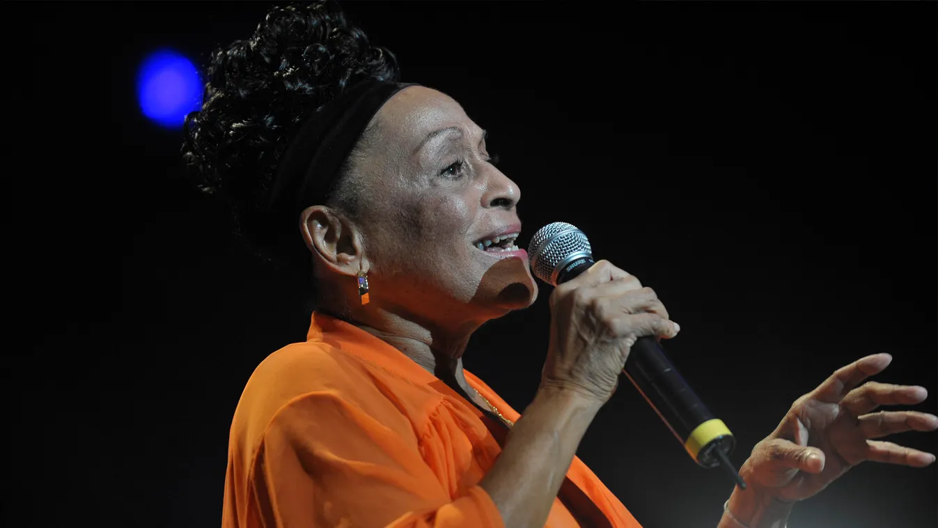 Omara Portuondo 