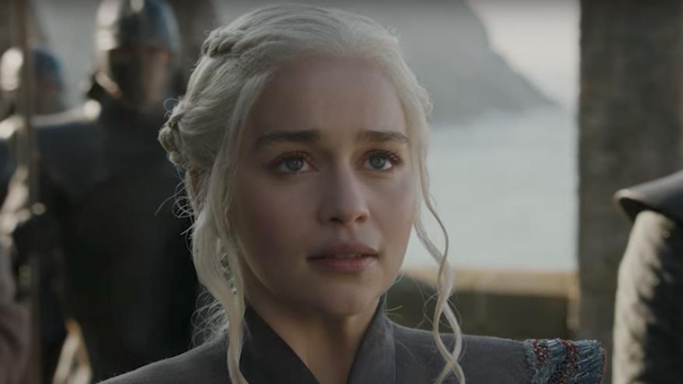 Emilia Clarke mint Daenerys a Trónok harcában 