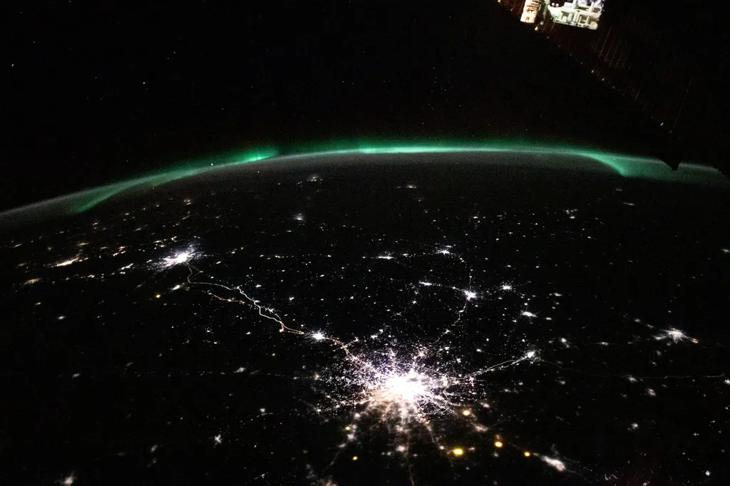 Lenyűgöző látványt nyújtanak a föld városai éjszaka az ISS űrállomásról, galéria, 2023 