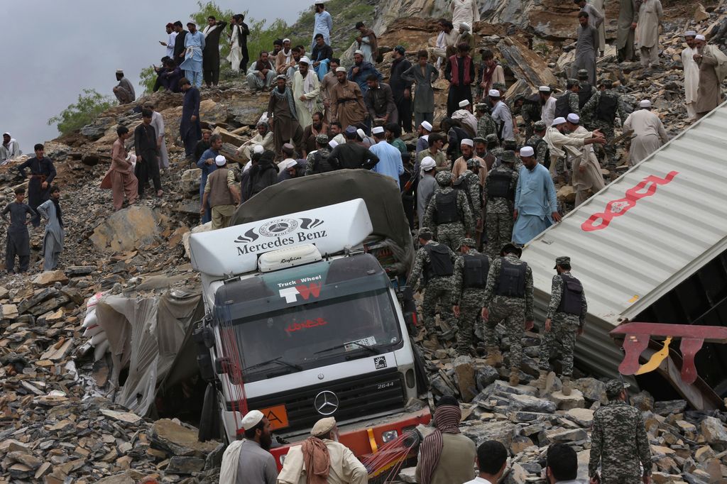 pakisztán, földcsuszamlás, tragédia 