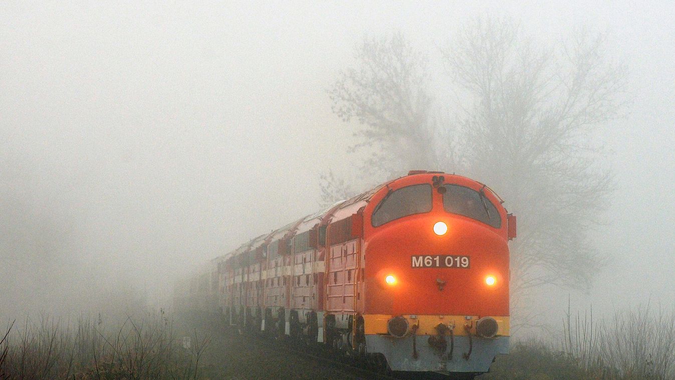évforduló FOTÓ ÁLTALÁNOS KÖZLEKEDÉSI ESZKÖZ mozdony vonat 