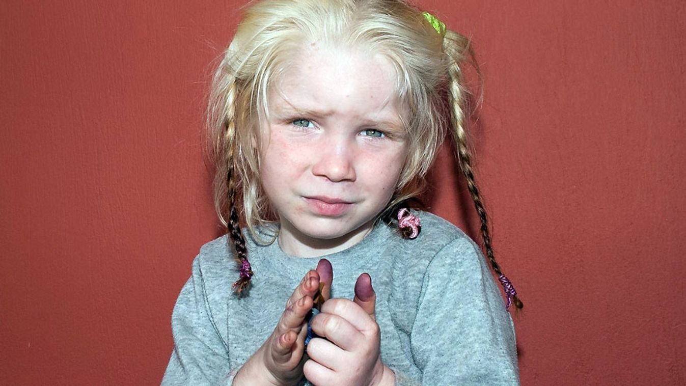 ismeretlen szőke kislányt találtak egy görög cigánytáborban, aki Maria névre hallgat