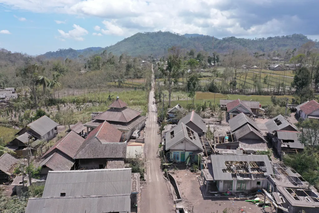 indonézia, vulkán, vulkánkitörés, elpusztult falu, galéria 