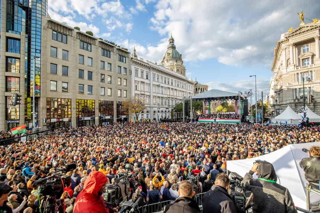 békemenet 2021 október 23 Békemenet Erzsébet tér Orbán Viktor 