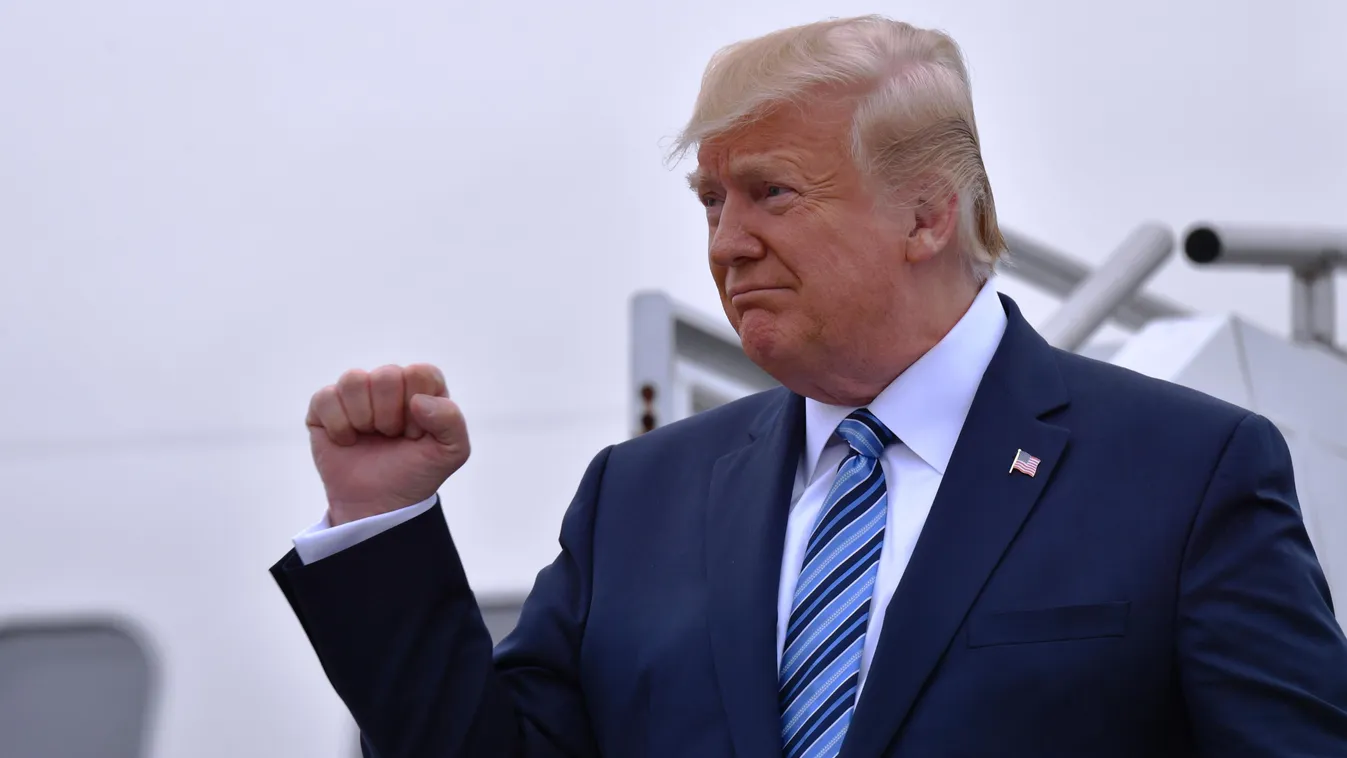 Horizontal ARRIVAL US President Donald Trump arrives at Pittsburgh International Airport in Pennsylvania on August 13, 2019 before visiting the Shell Pennsylvania Petrochemicals Complex in nearby Monaca. (Photo by Nicholas Kamm / AFP) 