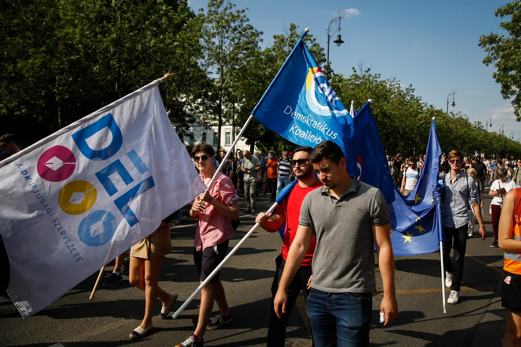 tüntetés Fudan Egyetem, kínai egyetem, diákváros, Tüntetés a Diákvárosért, a Fidesz ellen! 2021.06.05. Budapest, DK, demokratikus koalíció 