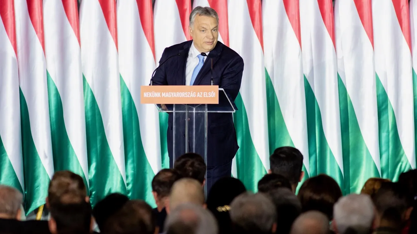 Orbán Viktor beszédet mond a „Parlamenti Szalon” rendezvényen, amelyen ismertetik a Fidesz európai parlamenti választási programját. 