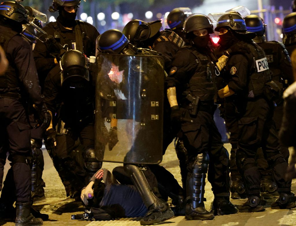 Párizs, Franciaország, zavargások, 2023.07.01., 