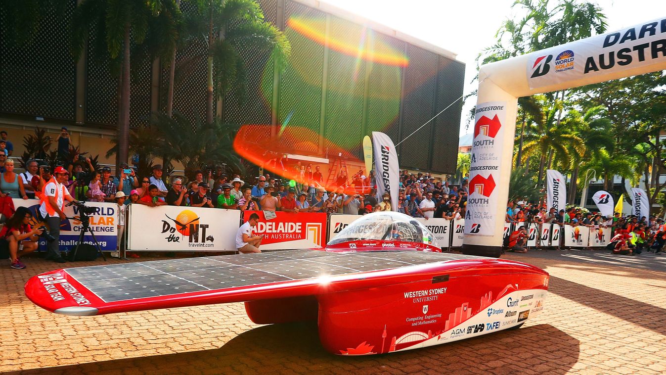 This handout from the World Solar Challenge 2017 taken and received on October 8, 2017 shows Western Sydney Solar Team vehicle "Unlimited 2.0" from Australia leaving the start line in Darwin.
The World Solar Challenge, an epic 3,000-kilometre (1,860-mile)