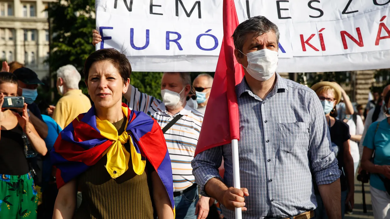 tüntetés Fudan Egyetem, kínai egyetem, diákváros, Tüntetés a Diákvárosért, a Fidesz ellen! 2021.06.05. Budapest, Szél Bernadett, Hadházy Ákos 