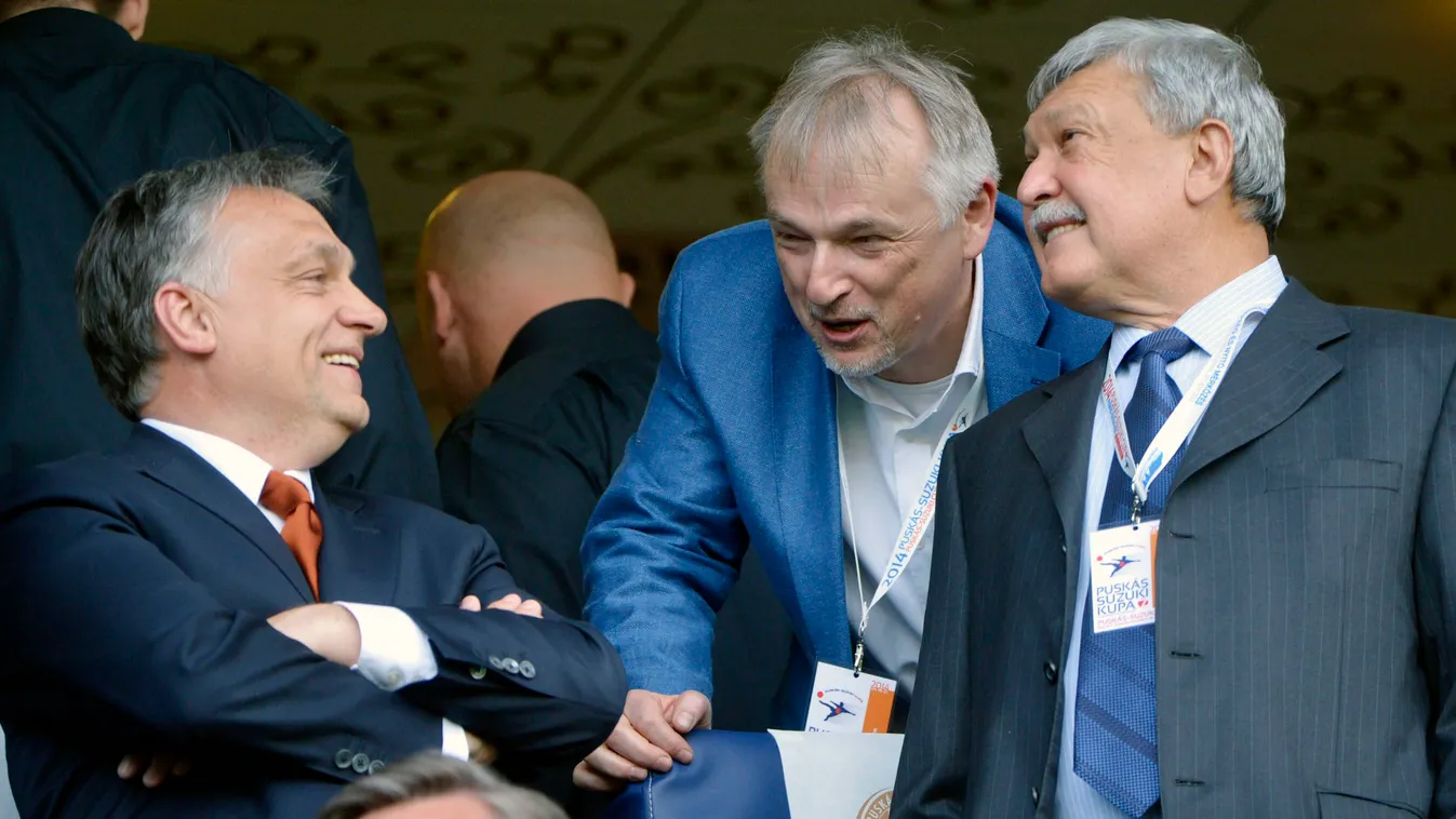 Hernádi Zsolt; Orbán Viktor; Csányi Sándor avatás beszélget ÉPÜLET Foglalkozás FOTÓ ÁLTALÁNOS HÉTKÖZNAPI Közéleti személyiség foglalkozása lelátó megnyitó miniszterelnök politikus sportvezető SZEMÉLY Felcsút, 2014. április 21.
Orbán Viktor miniszterelnök 