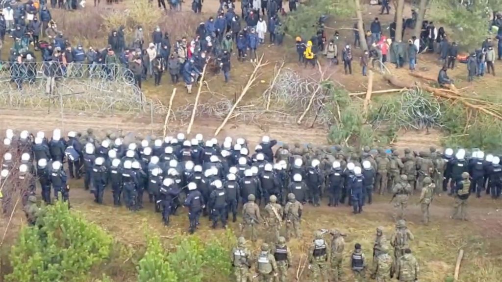 lengyel migránsválság, migráns, válság, határ, lengyel-fehérorosz határ, összecsapás, a migránsok összecsapnak a lengyel rendőrökkel 