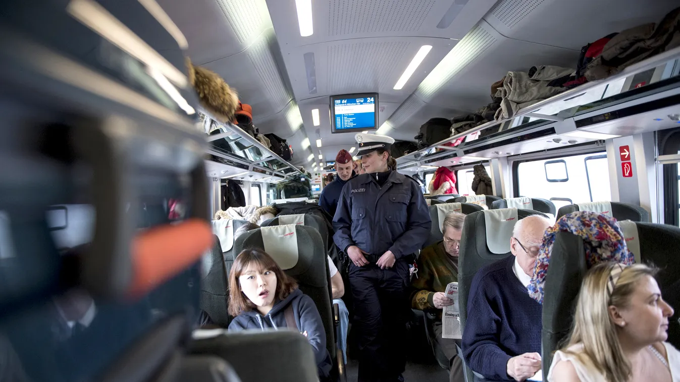 magyar rendőrök osztrák rendőrökkel együttműködve ellenőrzik a Münchenbe menő railjet vonat utasait magyar rendőrök osztrák rendőrökkel együttműködve ellen 