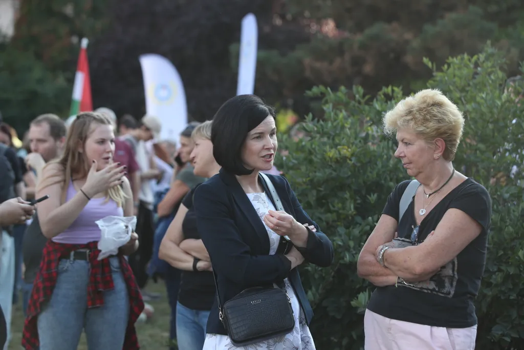 Demokrácia napi tüntetés, Budapest, 2023.09.15. oktatás, tanulás, tanítás, tanító, diák, tanár, Kunhalmi Ágnes politikus, MSZP, 