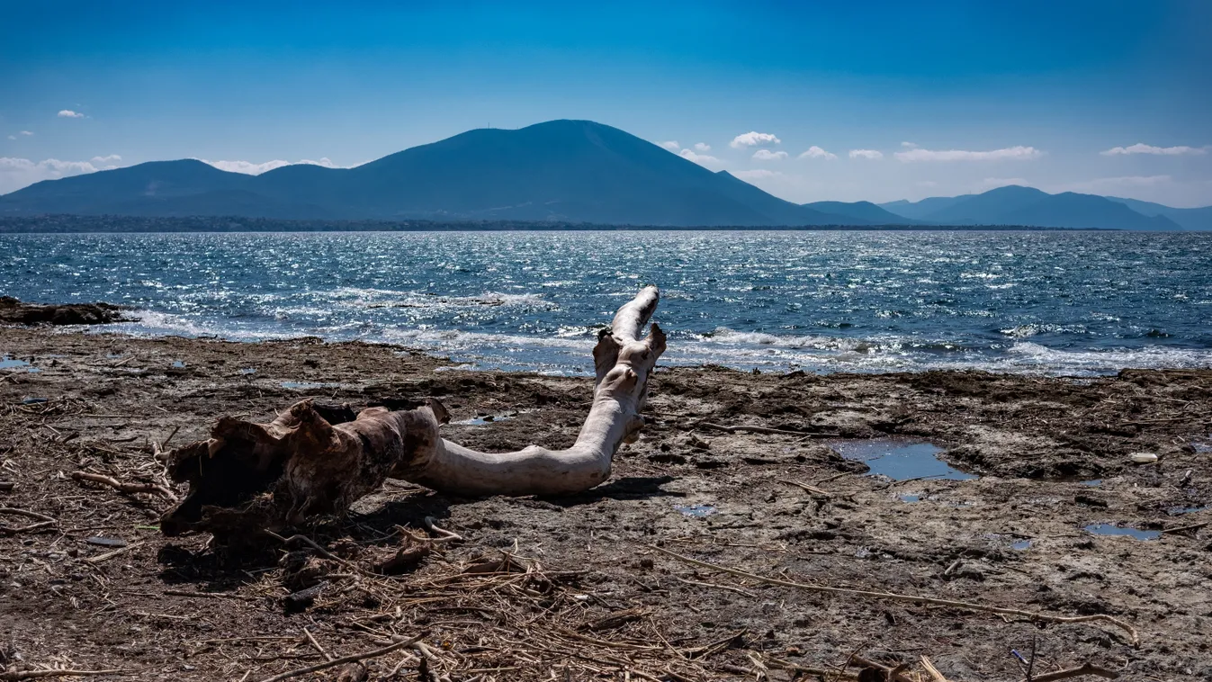 GREECE – EUBOEA – FLOOD - AFTERMATH - ARTAKI Conséquences Eubee aftermath bathing ban catastrophe climatique changement climatique climat climate catastrophe climate change consequences euboea evia flotsam glanages gleanings global heating ile inondation 