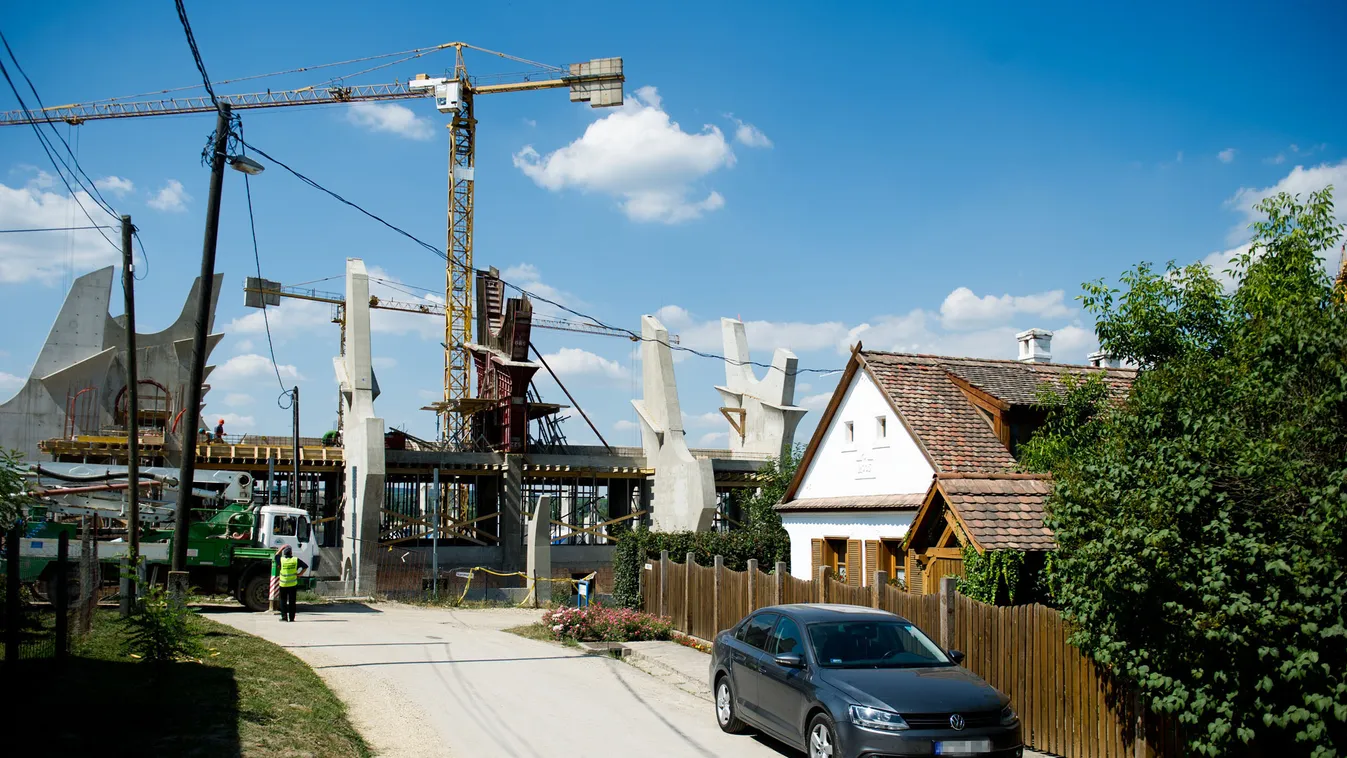 Felcsút Puskás Akadémia stadionépítés Orbán Viktor nyaralója háza 
