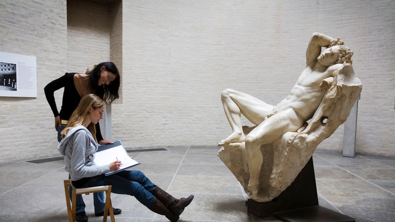 display tourist tourist  classical displaying exhibition art fine arts male nude sculpture nude male reclining nude sketch sketching human form muscle tendons shape draw drawing watch watching sit sitting women Fauno Barberini practice nudity naked bare m
