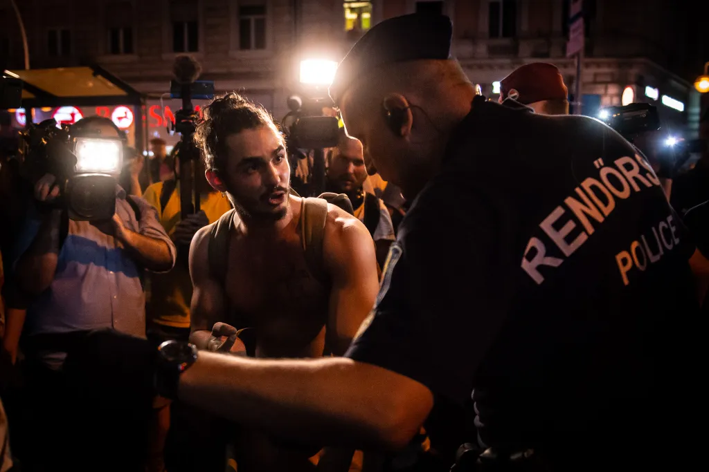 kata tüntetés, kata törvénymódosítás, tüntetők, budapest belváros 2022.07.25. 