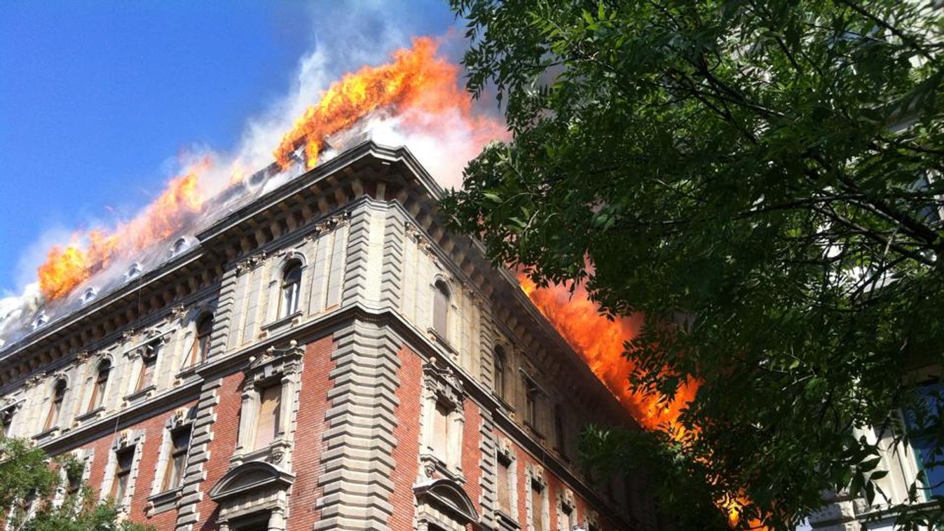 Kigyulladt egy ház az Andrássy úton, lángolt egy palota teteje a Kodály Köröndnél, tűz 