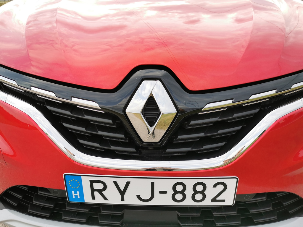 Renault Captur TCE 155 EDC teszt (2020) 