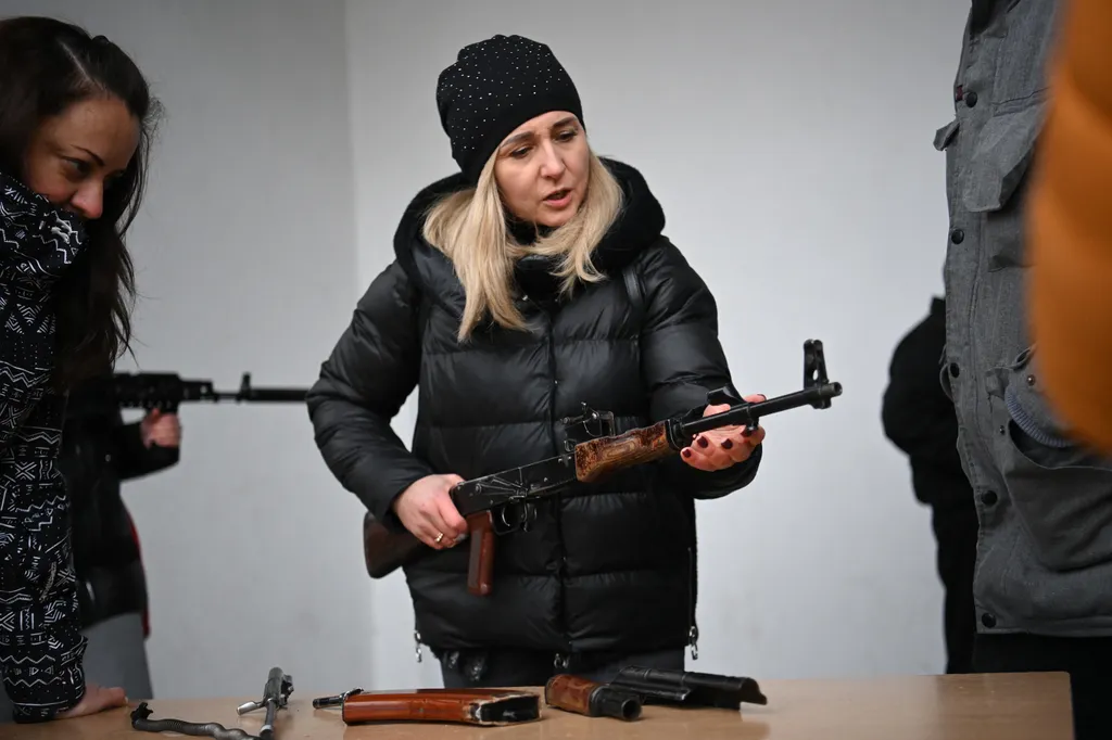 orosz-ukrán háború 2022. AK-47, fegyver, 