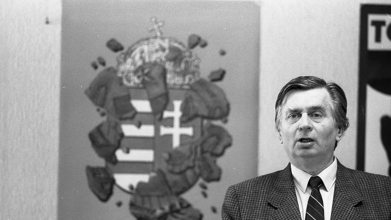 Antall József miniszterelnök, 1990 