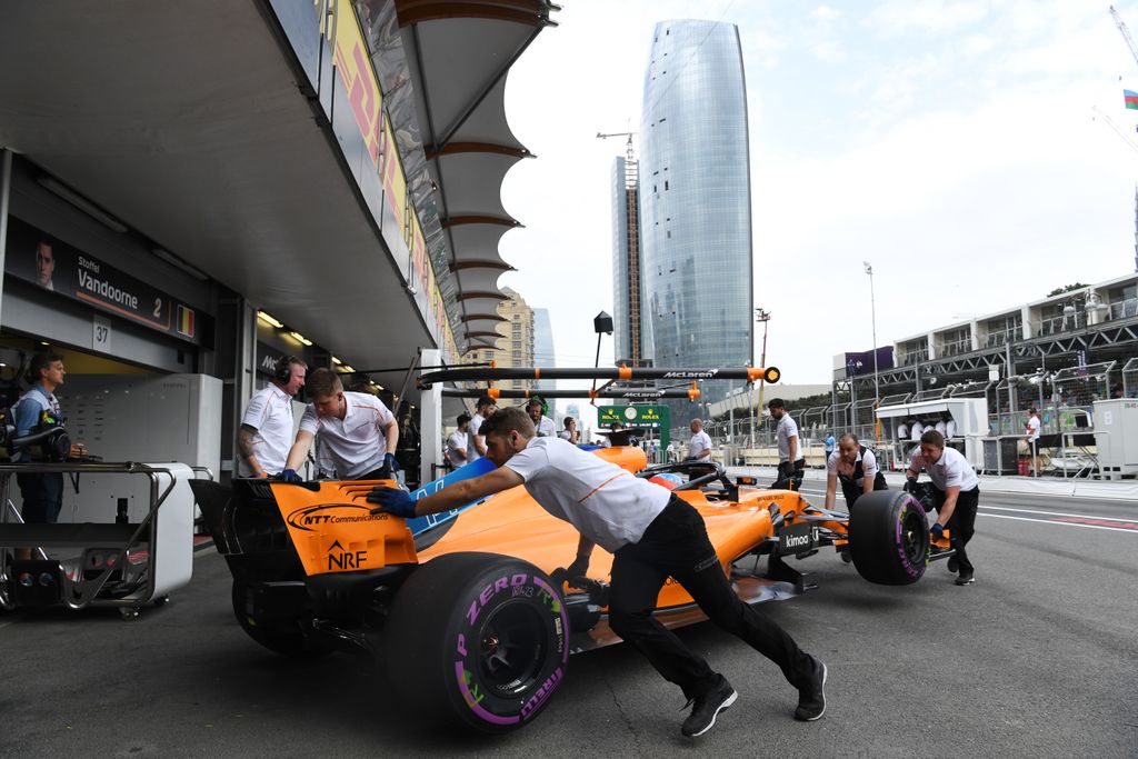 A Forma-1-es Azeri Nagydíj szombati napja, Fernando Alonso, McLaren Racing 