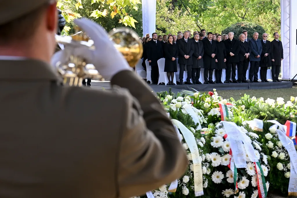 ÁDER János; VARGA Mihály; VARGA Zsolt András; SCHMITT Pál; SÓLYOM László; ERDŐ Péter; KÖVÉR László; BANACH, Michael Wallace; SULYOK Tamás; NOVÁK Katalin; HERCZEGH Anita 