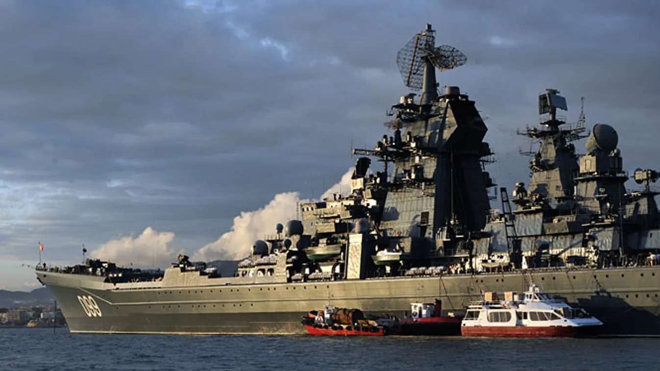 Pyotr Veliky, Pjotr Velikij, Nagy Péter, Kirov osztályú orosz csatahajó, az északi flotta zászlóshajója egy hadgyakorlat után Toulonban 