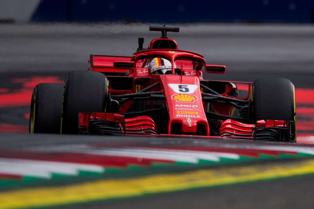 A Forma-1-es Osztrák Nagydíj pénteki napja, Sebastian Vettel, Ferrari 