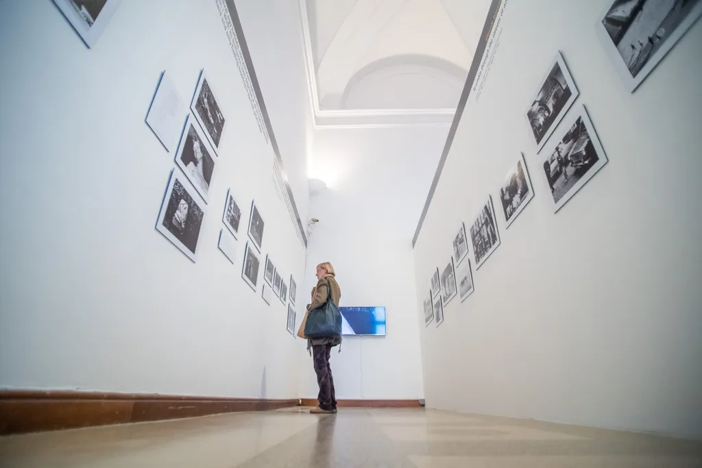 Pilinszky János fotóiból nyílik kiállítás a Műcsarnokban, galéria, 2021 