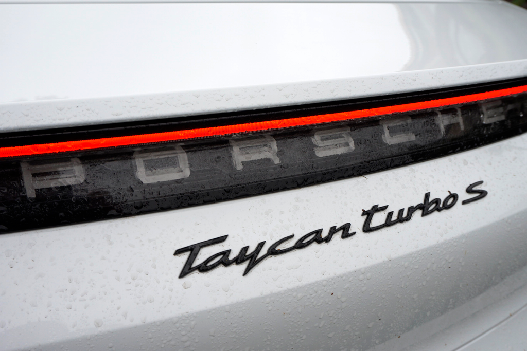 Porsche Taycan Turbo S 
