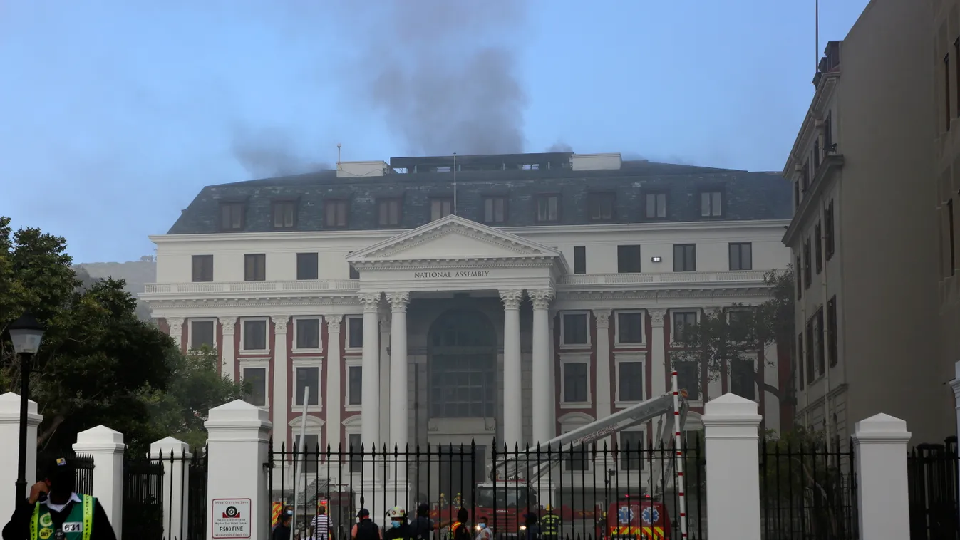 Kigyulladt a dél-afrikai parlament épülete 