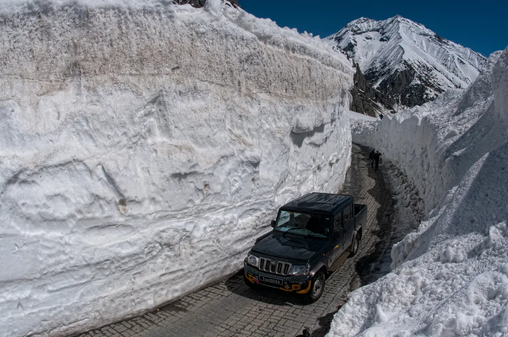 Leglátványosabb utak, Srinagar-Leh Highway Reopens After Six Months Of Winter 