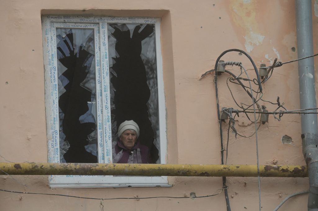 Ukrán válság 2022, ukrán, orosz, háború, Ukrajna, Kijev, szétbombázott épület 