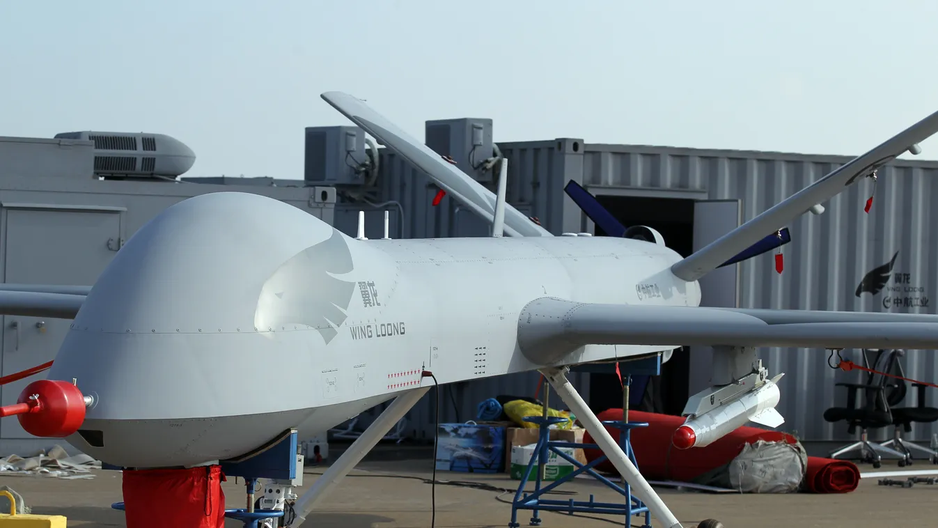 Dron UAV A Chinese-developed Wing Loong UAV is displayed in preparation for the 9th China International Aviation and Aerospace Exhibition, 