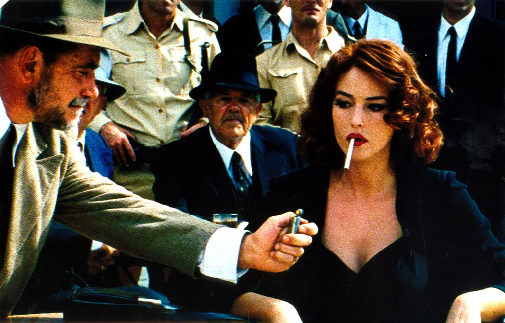 Malčna (2000) Cinema briquet lighter allume cigarette fumer Horizontal CIGARETTE LIGHTER CIGARETTE SMOKE SMOKING 
