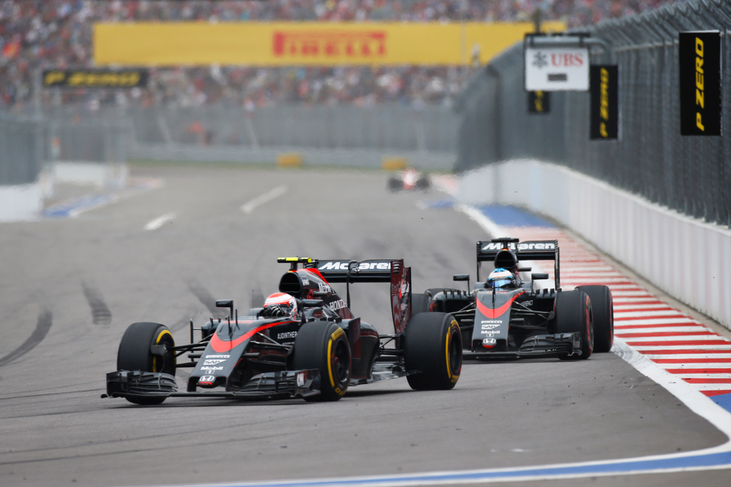 Forma-1, Jenson Button, Fernando Alonso, McLaren Honda, Orosz Nagydíj 