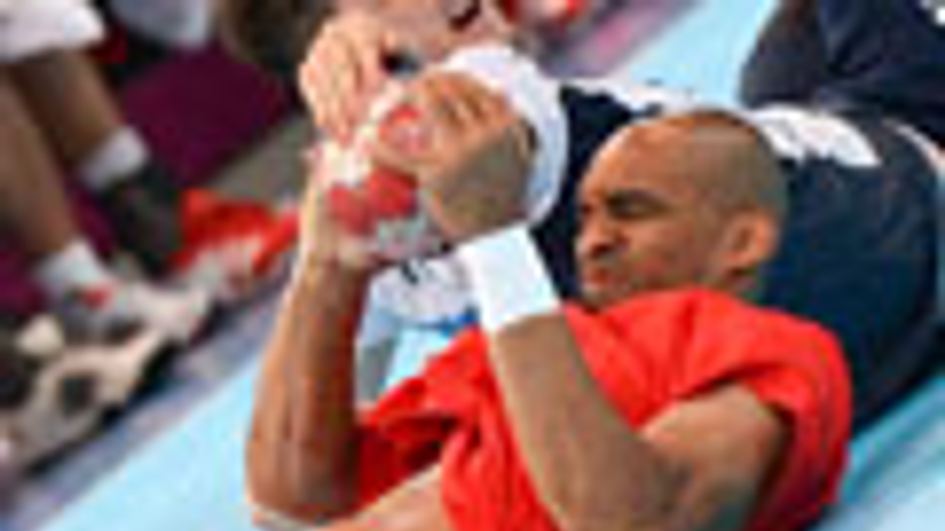 Perez Carlos a Magyarország-Nagy-Britannia férfi kézilabda barátságos mérk&otilde;zésen, a londoni Copper Box sportcsarnokban 2012. július 24-én