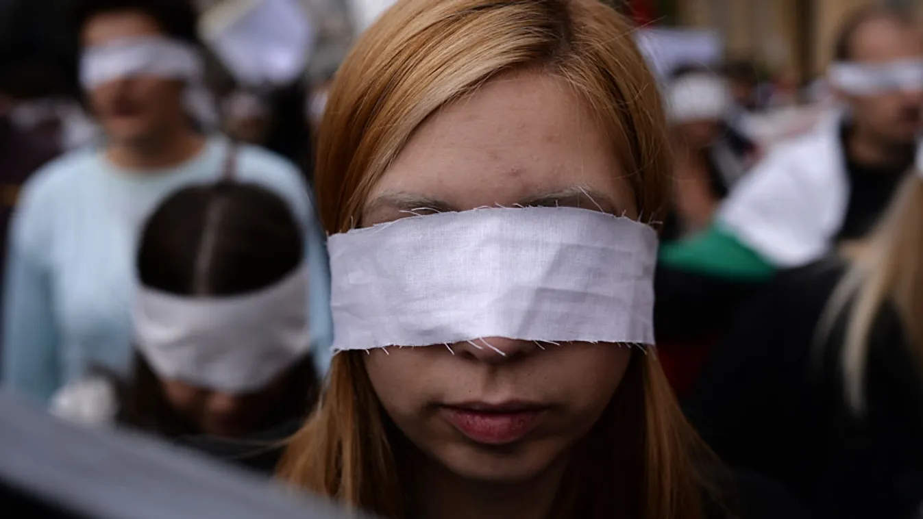 bulgária, tüntetések, Tüntető diákok Szófiában, 2013. november 1-jén.