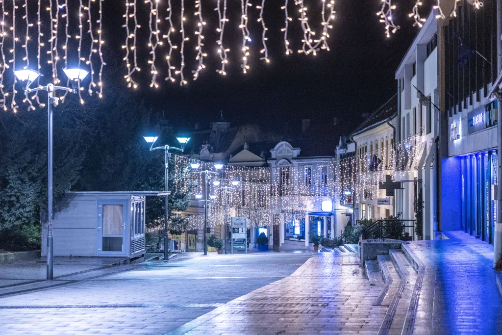kiürült város, üres város, város, karácsony, ünnep, szenteste, Veszprém, 2022.12.24. 
