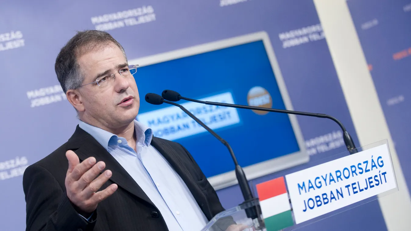 Kósa Lajos a Fidesz ügyvezető alelnöke sajtótájékozatót tart a képviselői irodaházban.
Budapest, 2014.10.05. 