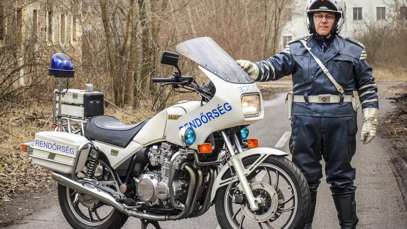 Yamaha rendőrmotor 