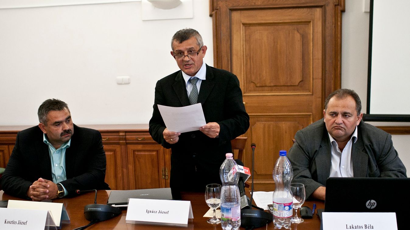 Cigány Polgármesterek Konferenciája 2015.05.28.
Kosztics József, Ignácz József, Lakatos Béla 