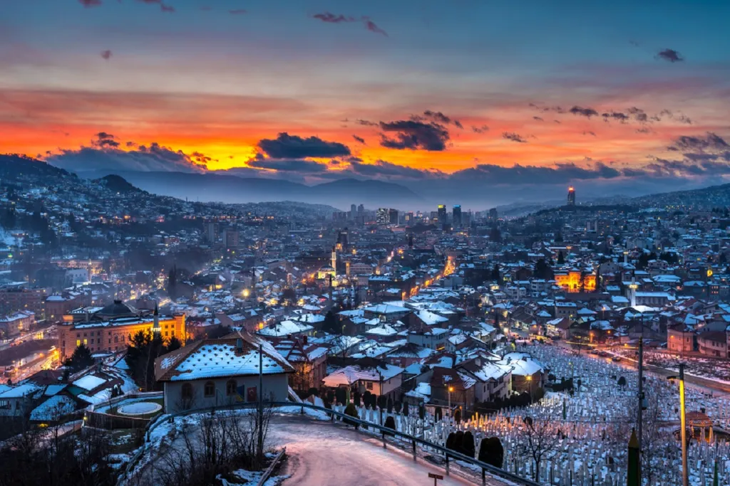 Bosznia, Szkopje, tél, naplemente, város 