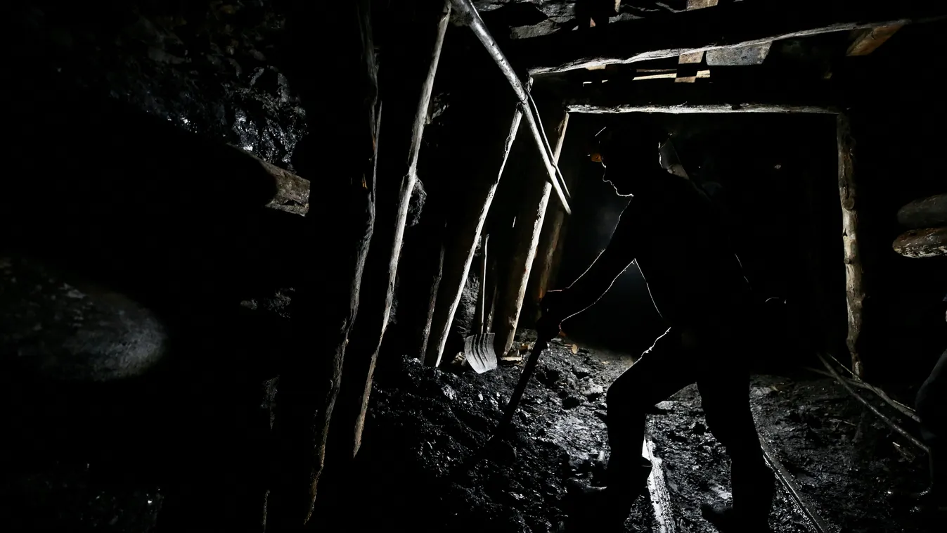 Miners in Turkey's Zonguldak Coal,dark,Labor,Mine,miner,Turkey,worker,Zonguldak Horizontal 