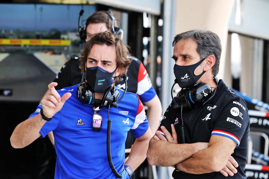 Forma-1, Fernando Alonso, Davide Brivio, Alpine F1 Team, Bahrein teszt 1. nap 