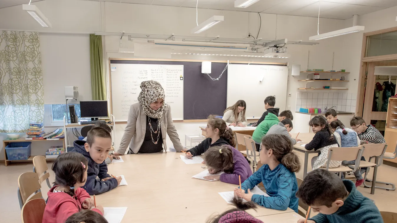 Svéd iskola, migráns tanulók, a diákok többsége nem svéd, hanem fekete, arab, Svédország, migráns 